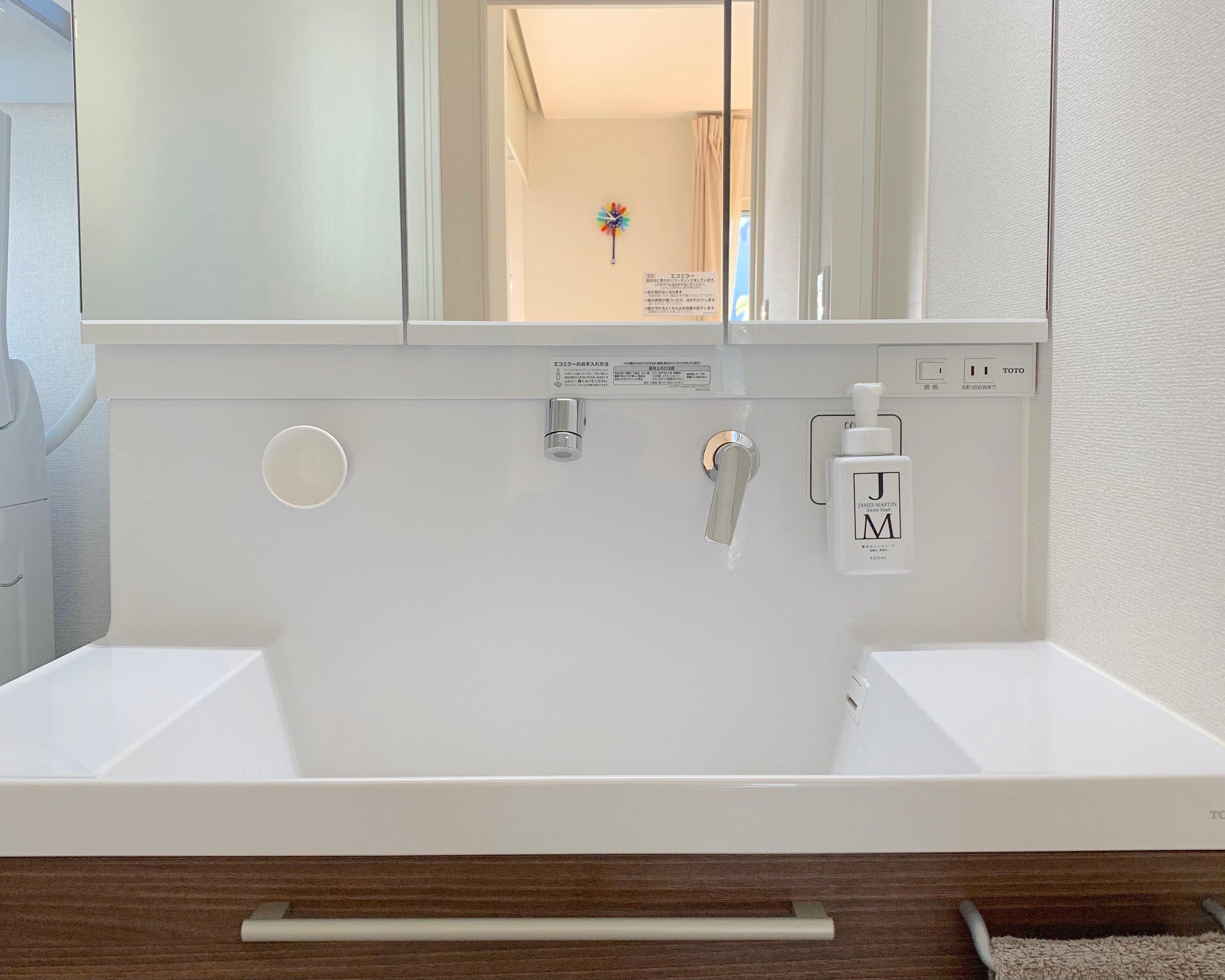 【実証】「浮かせなくたって持ち上げて掃除をすればいいじゃない」と思ってたけど、浮かせてみたら掃除が激ラクでした！