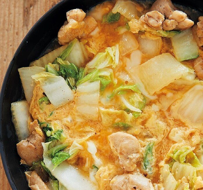 だし汁いらずで超簡単！白菜入り親子卵とじ