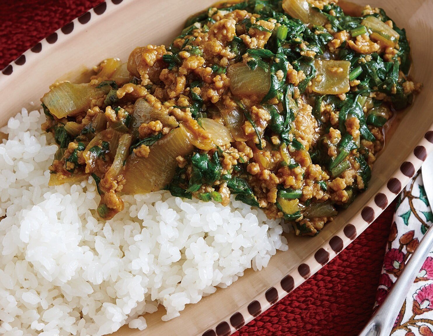 カレーライスもスピーディーに！ひき肉とほうれん草のカレー