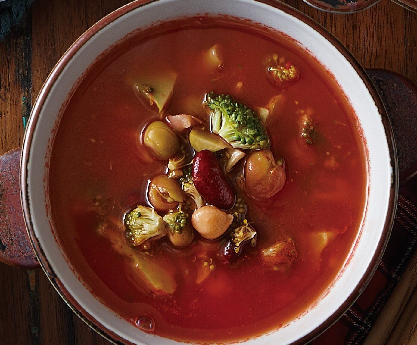 つぶつぶの食感♪ブロッコリーとミックスビーンズのトマトスープ