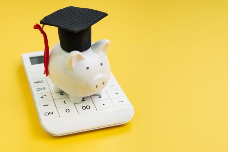 気づいていない人は要注意！大学進学前に起こる「３つのお金不足」に気をつけよう！
