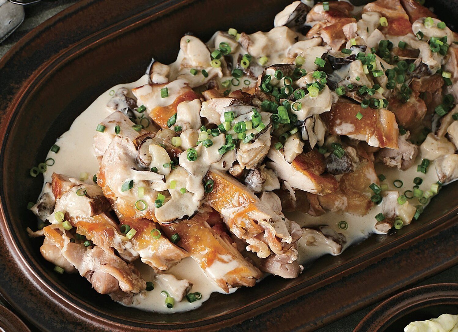 うまみエキスたっぷり♪カリカリチキンのしいたけクリームソース