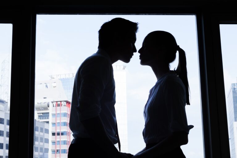 「運動会の担当がきっかけで親密に……」専門家が見た”PTA不倫”の驚くべき実態