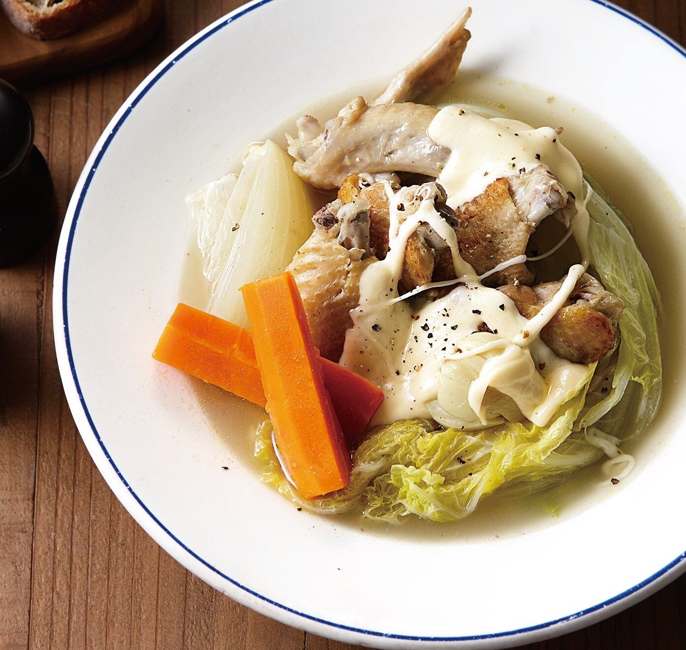 食物繊維◎！チーズで仕上げて免疫力UP♪鶏手羽と白菜のカレーポトフ