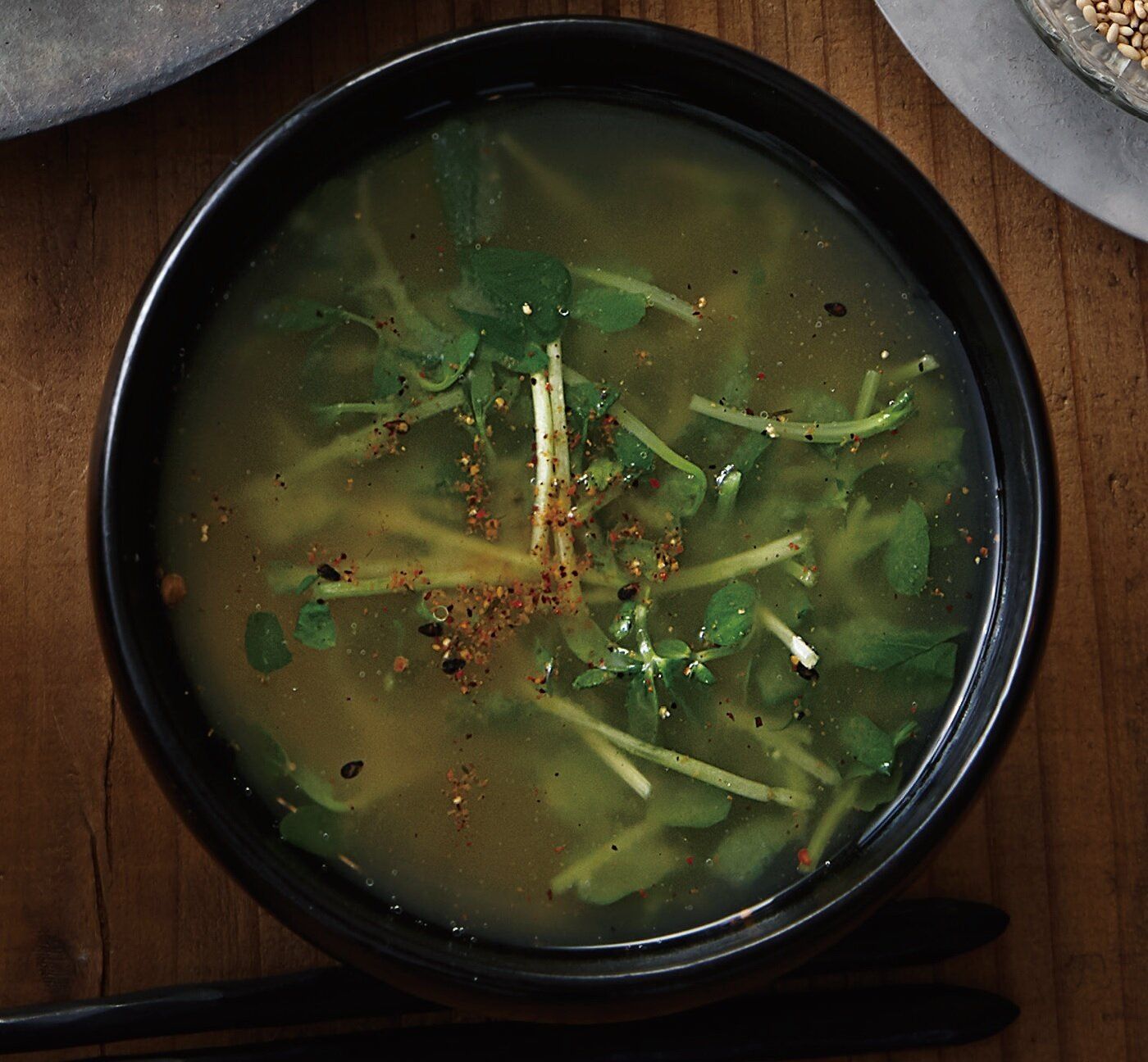 たんぱく質、カロテン、ビタミンCが多くて優秀な具♪豆苗のみそ汁