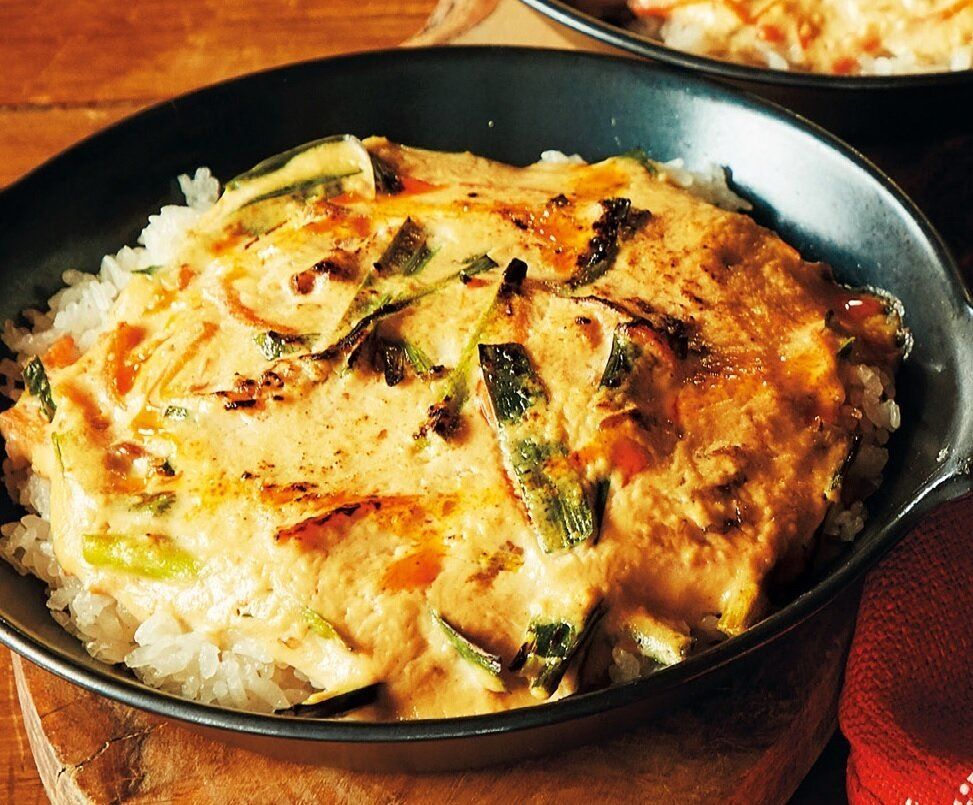 焼き肉のたれを混ぜて、パンチのあるドリアに！プルコギ風豆腐ドリア