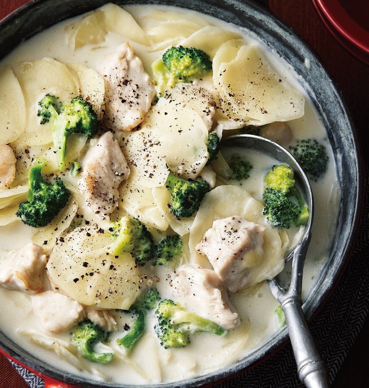 まろやか＆フライパンで簡単♪チキンとポテトのチーズクリーム煮