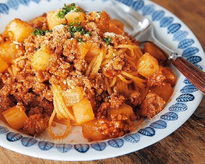 ミートまみれの大根にやみつき♪ころころ大根ミートソースパスタ