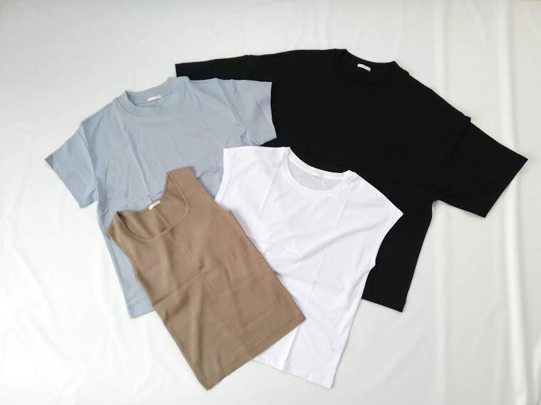 夏まで着られる！【GU】人気の「990円トップス」40代におすすめ4選