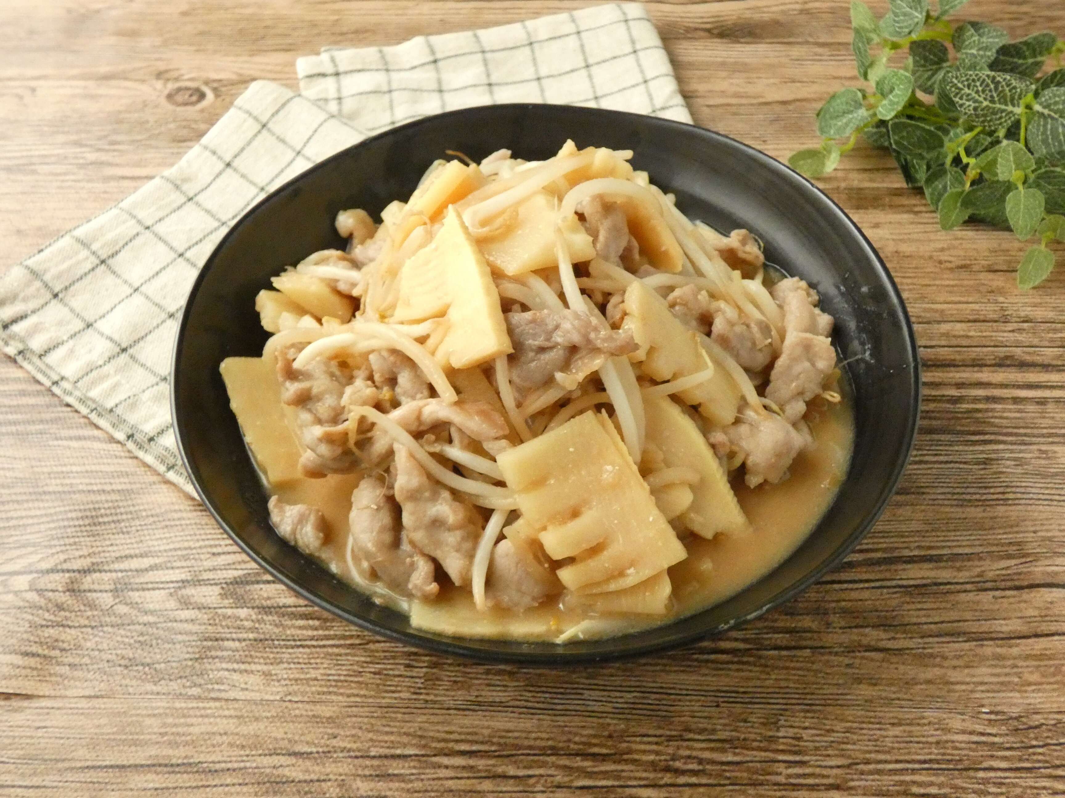 今が旬の”筍”レシピ！豚こま肉とタケノコのボリュームたっぷり味噌炒めはおかわりが止まらないおいしさ！