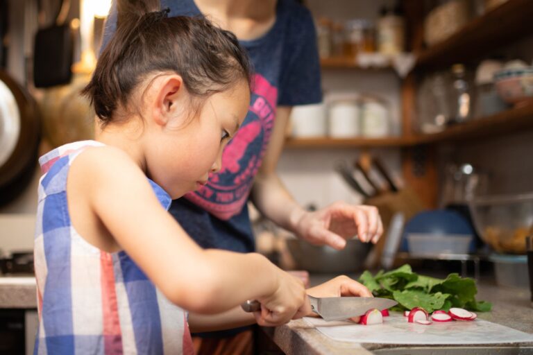 ママも楽！子どもの料理力もアップ！【4児のワーママ流】家事シェア成功のコツ