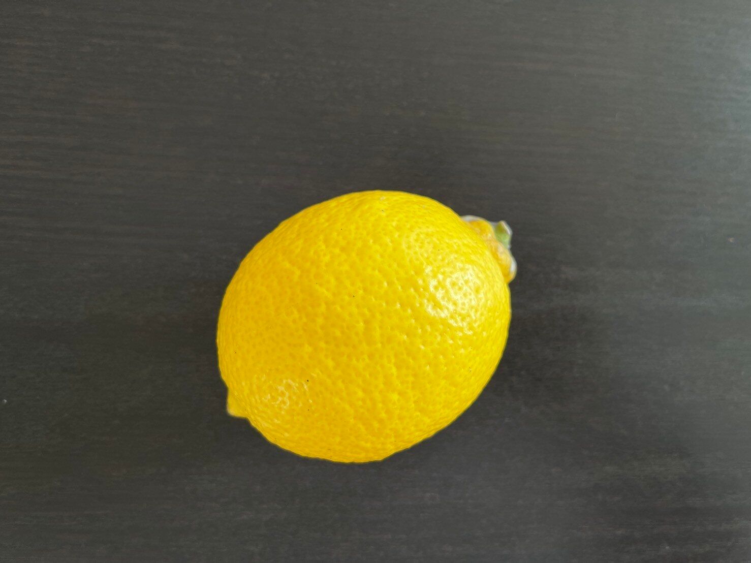 レモン絞るなら「くし切り」でなく「X」が正解！しっかり絞って皮までおいしく食べきろう