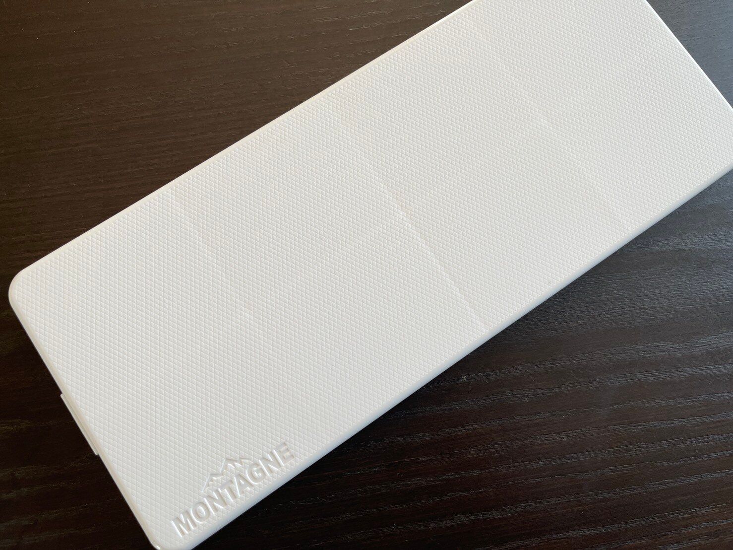 【ダイソー】一つ二役！旅先で大活躍！キッチンバサミも入る「包丁ケース」