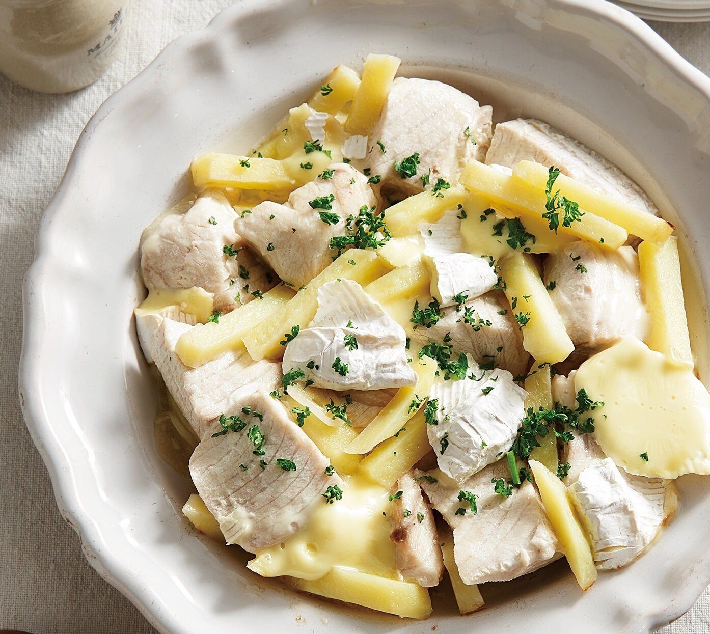 カマンベールチーズの奥深さ♪めかじきとじゃがいものレモンチーズ蒸し