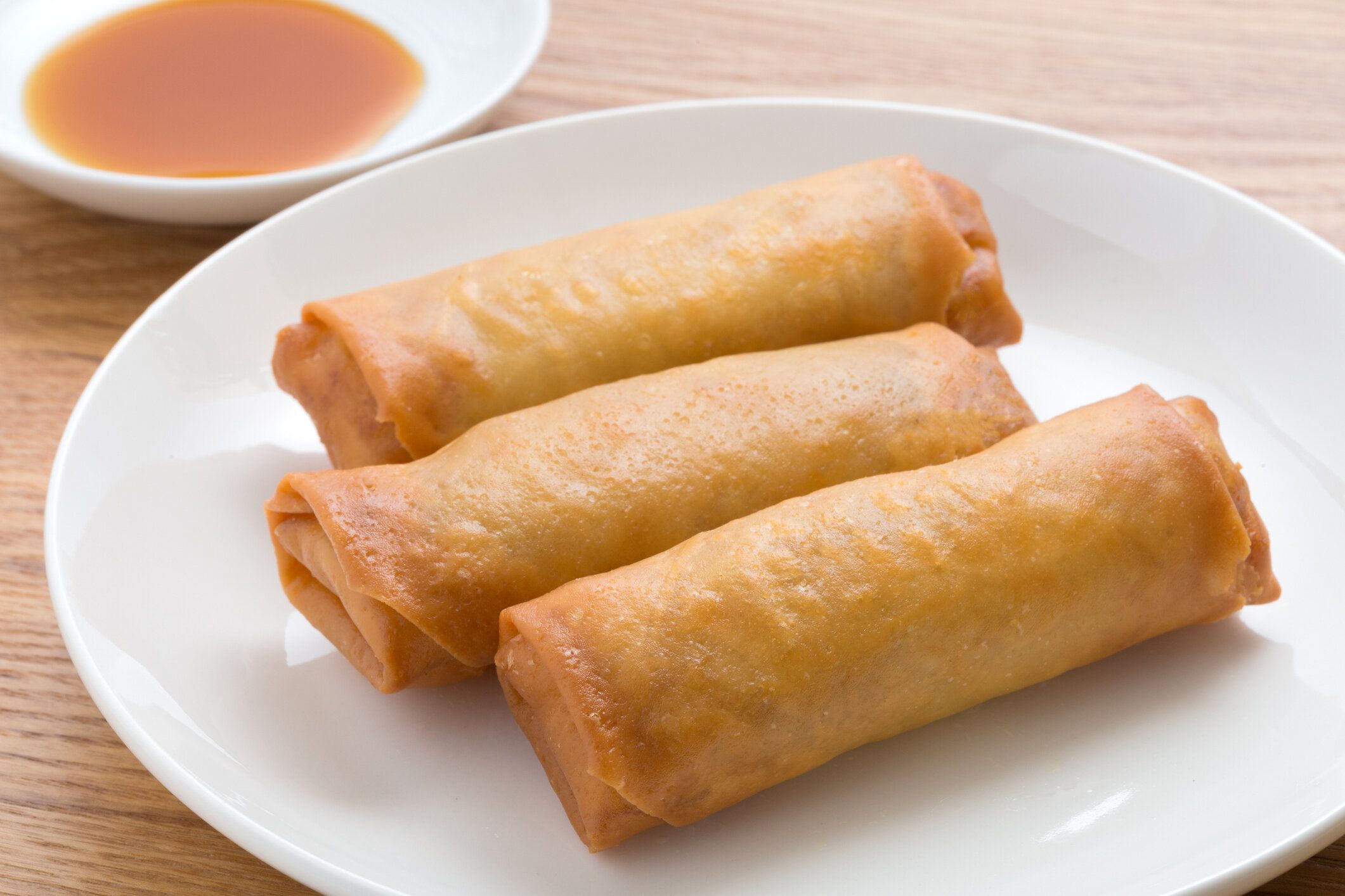 【管理栄養士監修】「春巻き」は太りやすい？気になるカロリーと炭水化物量まとめ