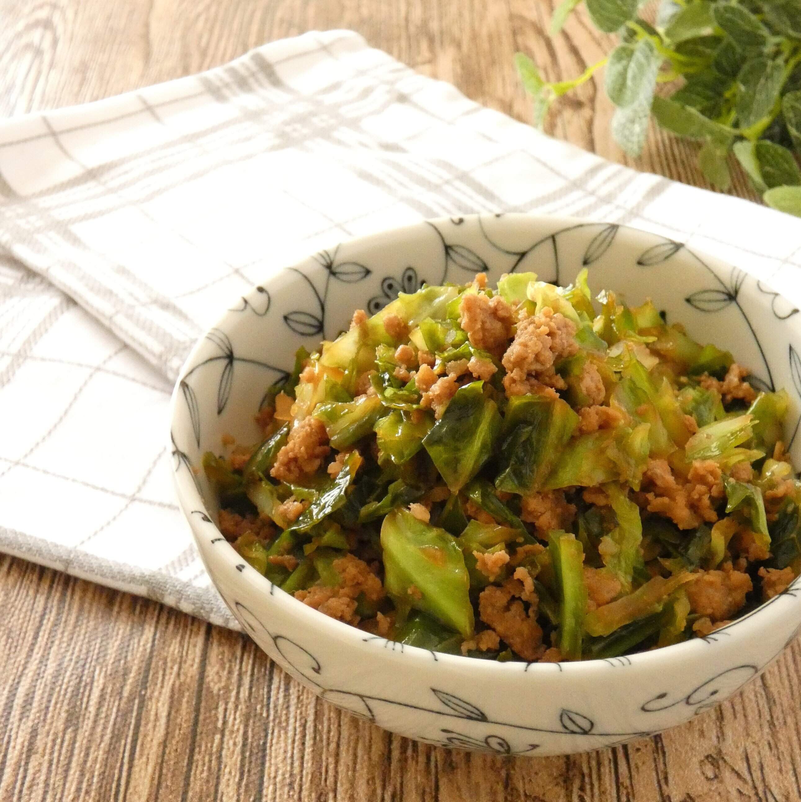 何杯でもご飯が食べられる!!キャベツをたっぷり使った「キャベツそぼろ」