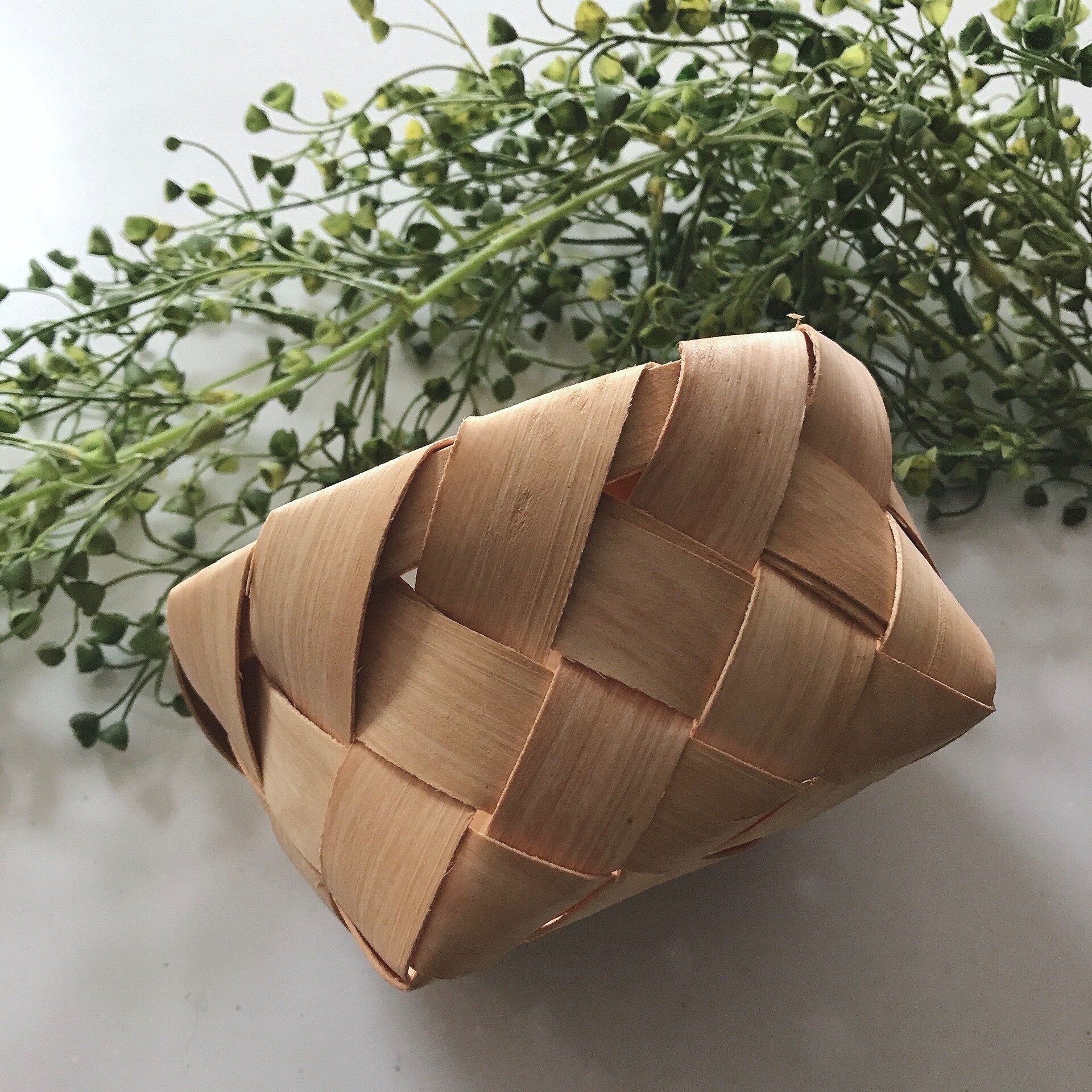 100円で北欧風インテリアが楽しめると大人気！セリアのロングセラー品