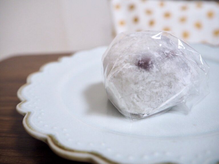 【シャトレーゼ】「さらにおいしくなった！」塩がおいしさを引き立てる、ごろごろ食感の絶品柔らか大福