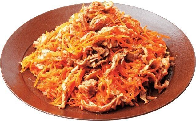 まるで焼きそば！豚こま切れ肉とにんじんの炒めもの