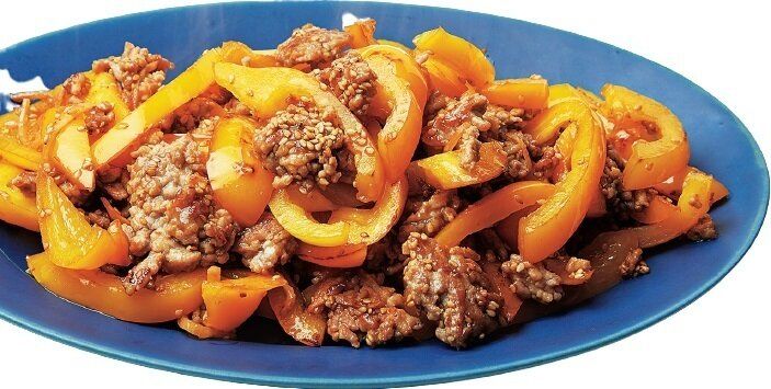 たっぷりしょうが＆ごまにハマる！豚ひき肉とパプリカの炒めもの