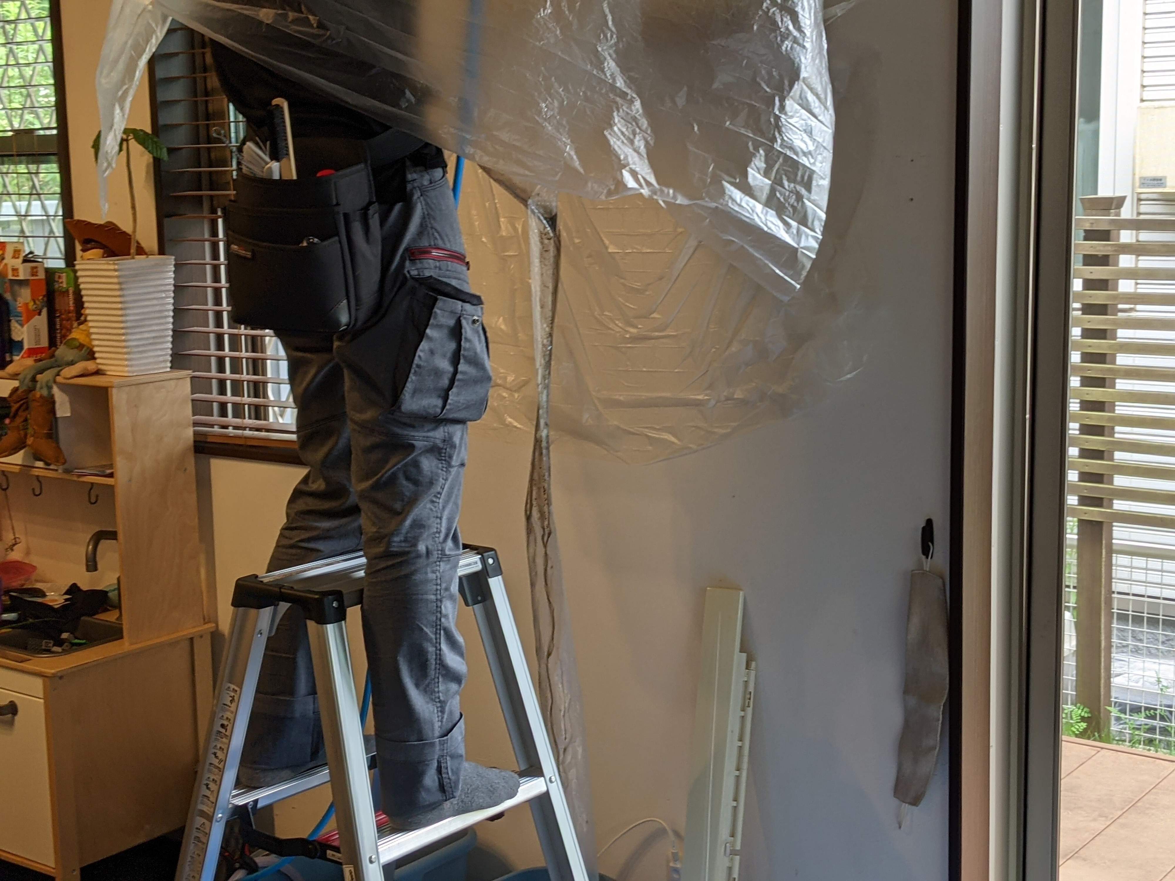 【閲覧注意!?】入居9年目、エアコンクリーニングをプロに頼んでみたら衝撃の汚れが！