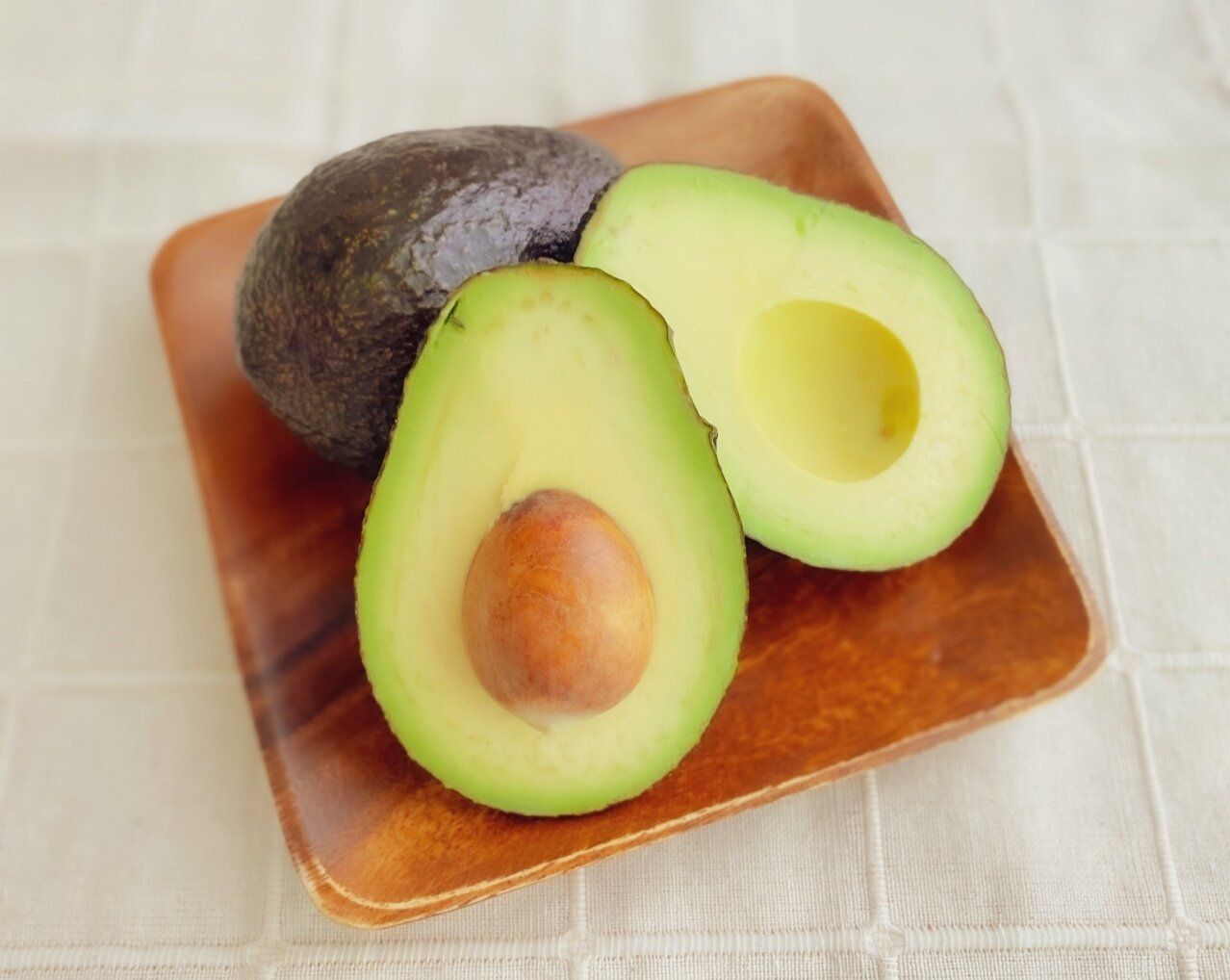 野菜のプロ直伝！もう失敗しない！食べごろのアボカドはこうやって見分けるのが正解