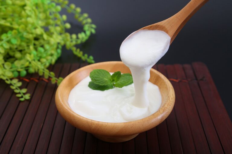 【管理栄養士監修】「ヨーグルト」のカロリーは高い？炭水化物量とおすすめのダイエットレシピを紹介
