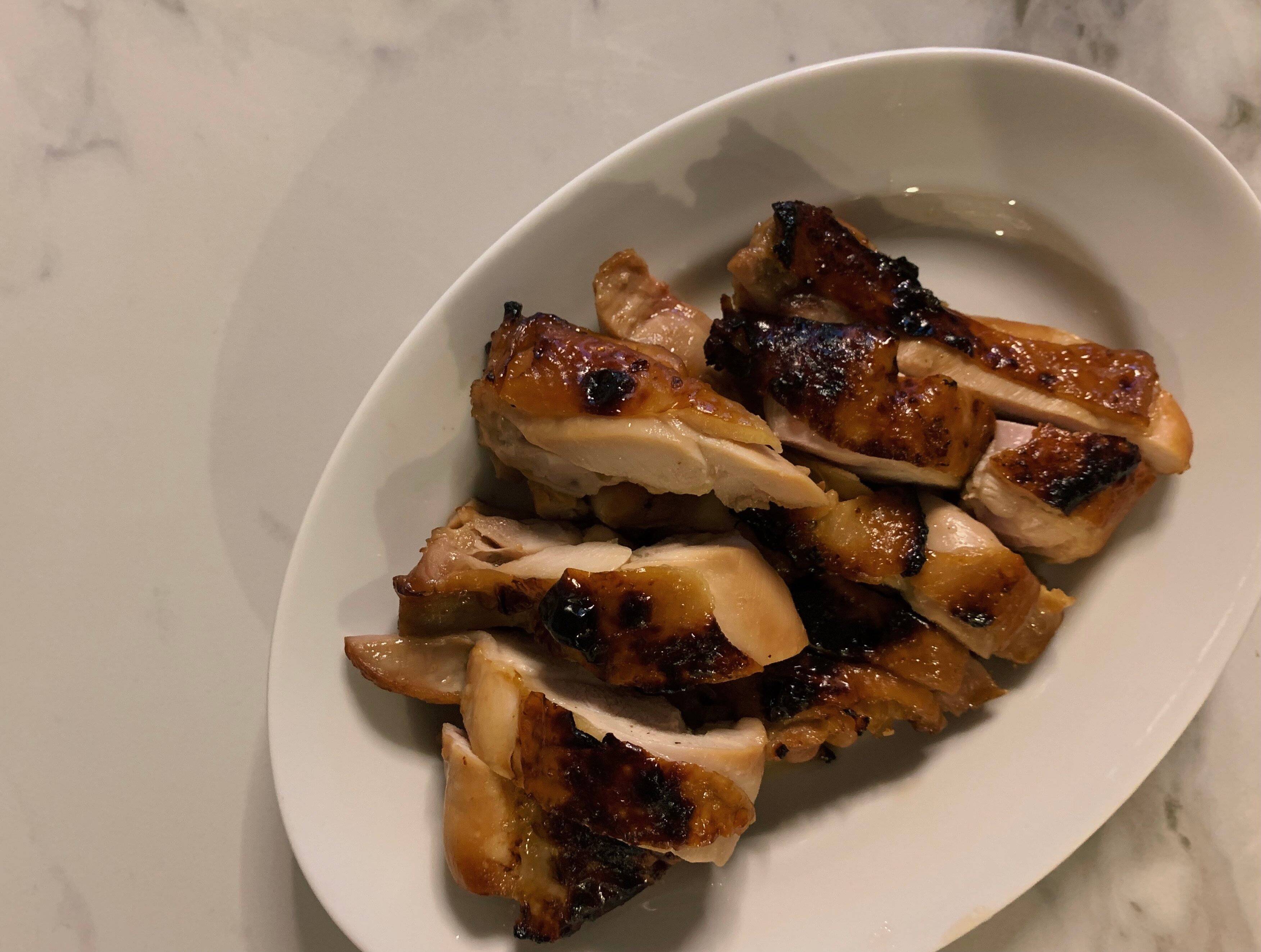 漬けて焼くだけ！ジューシーな鶏もも肉レシピ3選