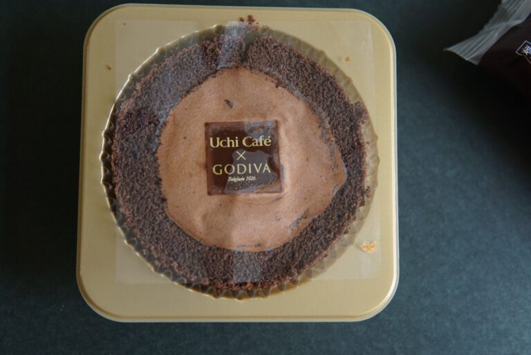 【ローソン】GODIVAコラボは期待を裏切らない！見た目はシンプルなのに中にそんな驚きを隠してあるなんて！