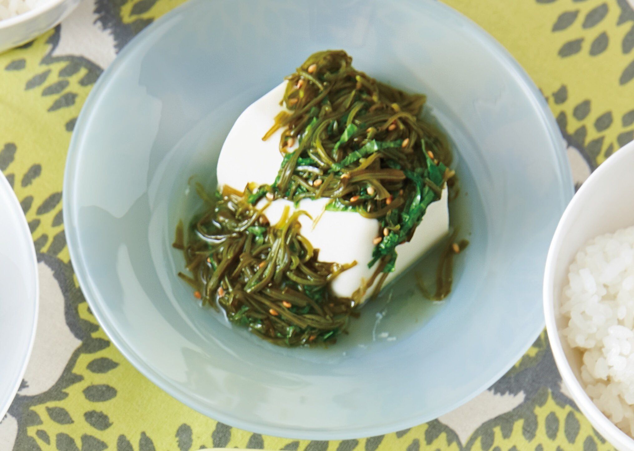 のどごしなめらか＆青じそ風味でさわやか！めかぶやっこ