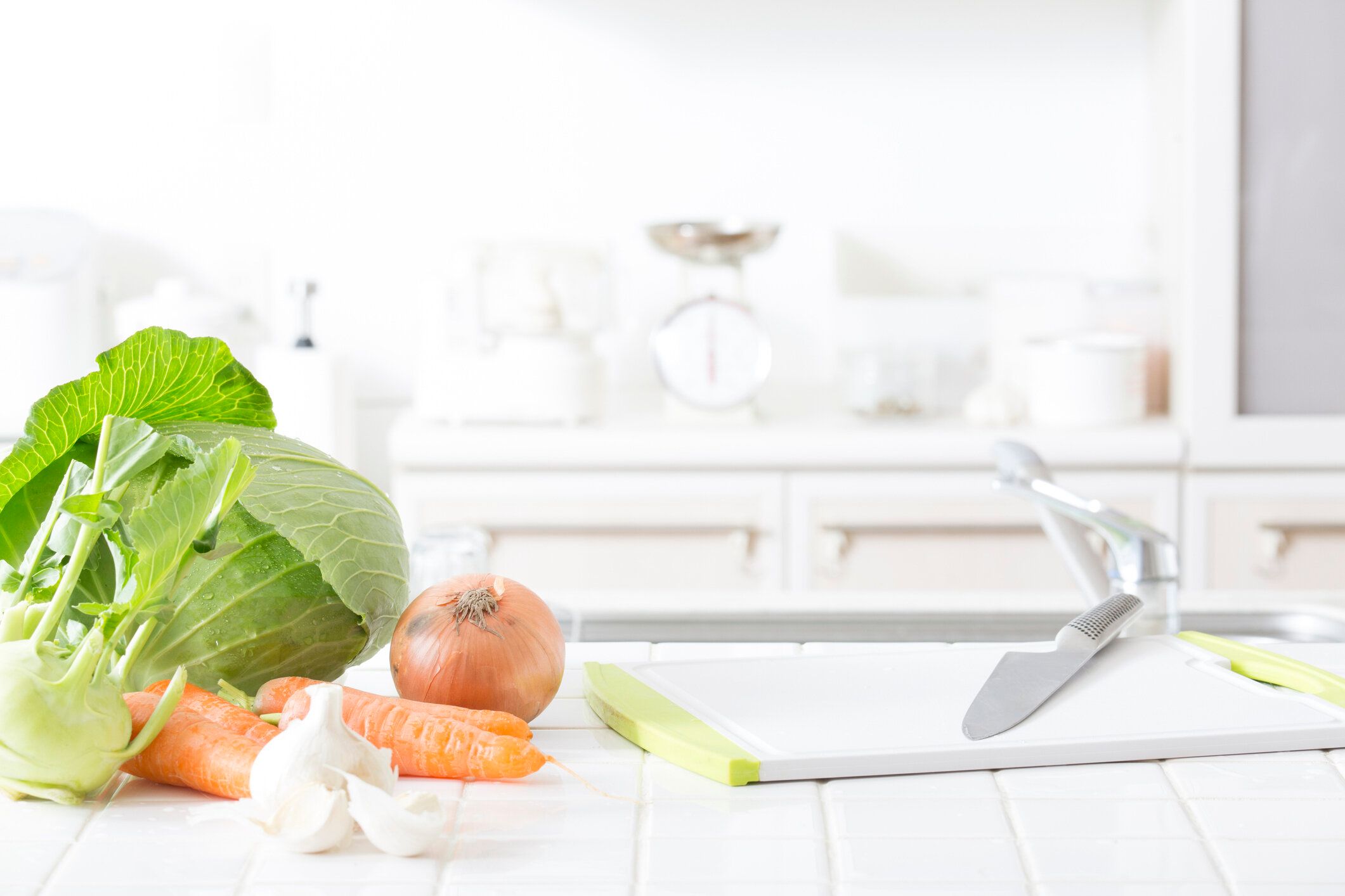 ちょい置きNG！キッチンに置くと金運がダダ下がりするもの