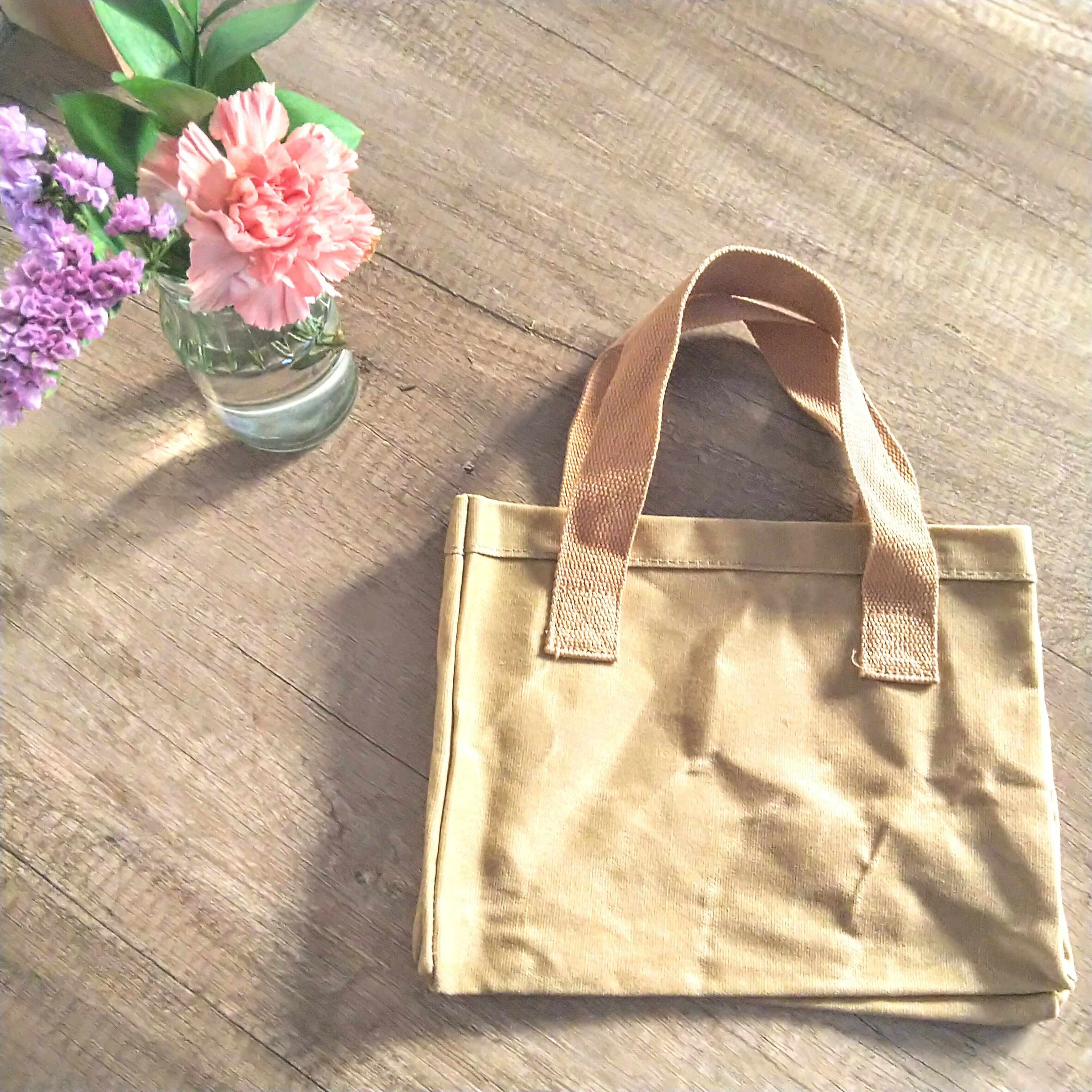 使いやすさ抜群！ワークマン「パラフィン帆布トートバッグ」が人気沸騰中！