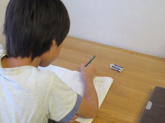 【小学校低学年】元塾講師が実践する「勉強したがらない子」対策！3つの「制限」を設ける事がポイント