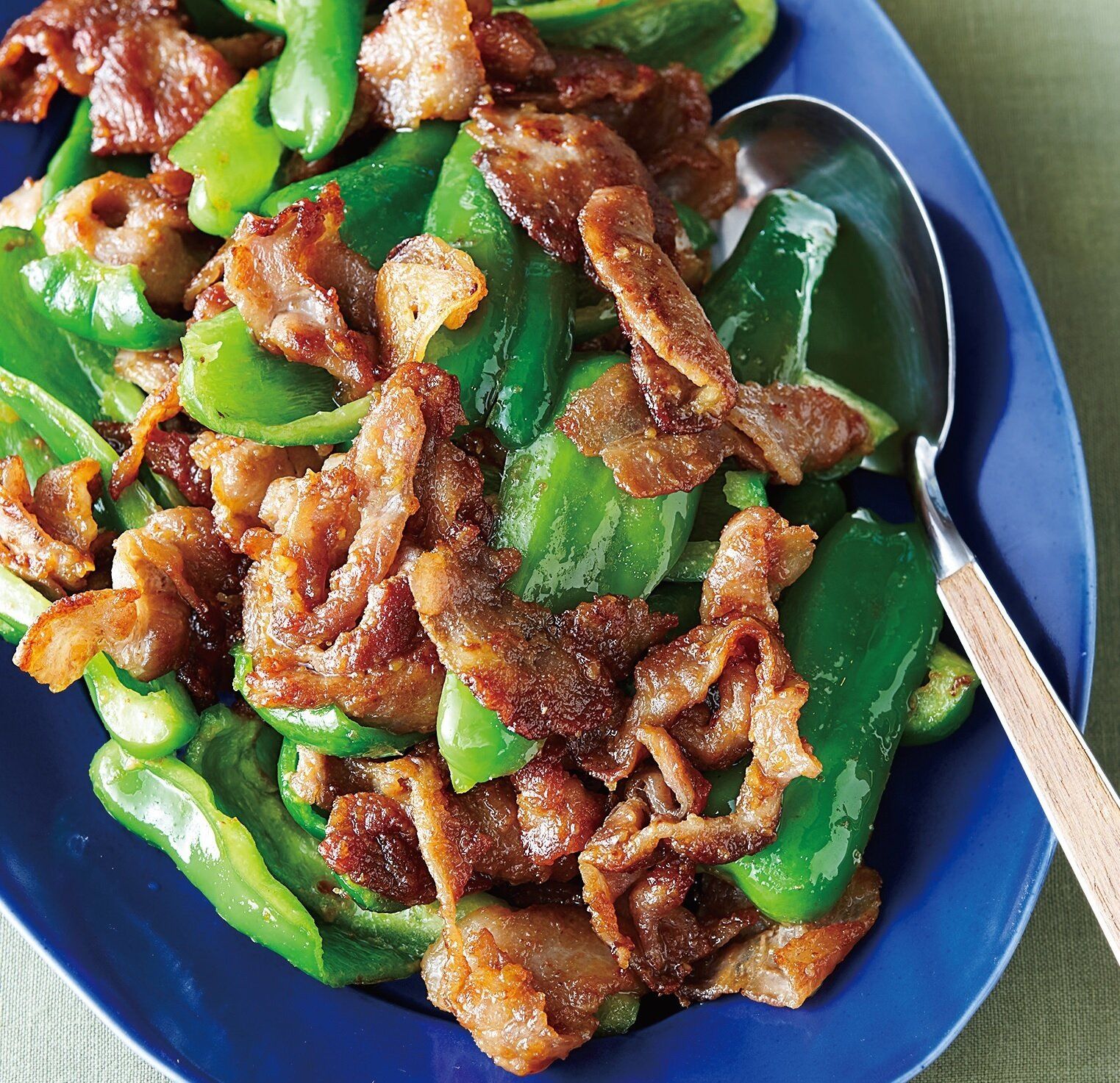 シャキッとした食感なのがおいしい！豚バラとピーマンのみそ炒め