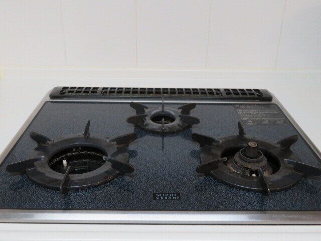 コンロ周りのキレイはタイミングがカギ！便利グッズや強力洗剤に頼らない