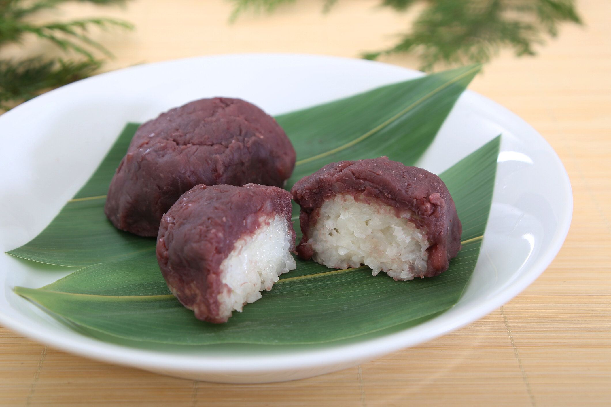 【管理栄養士監修】「おはぎ」は太りやすい？気になるカロリーと炭水化物量まとめ