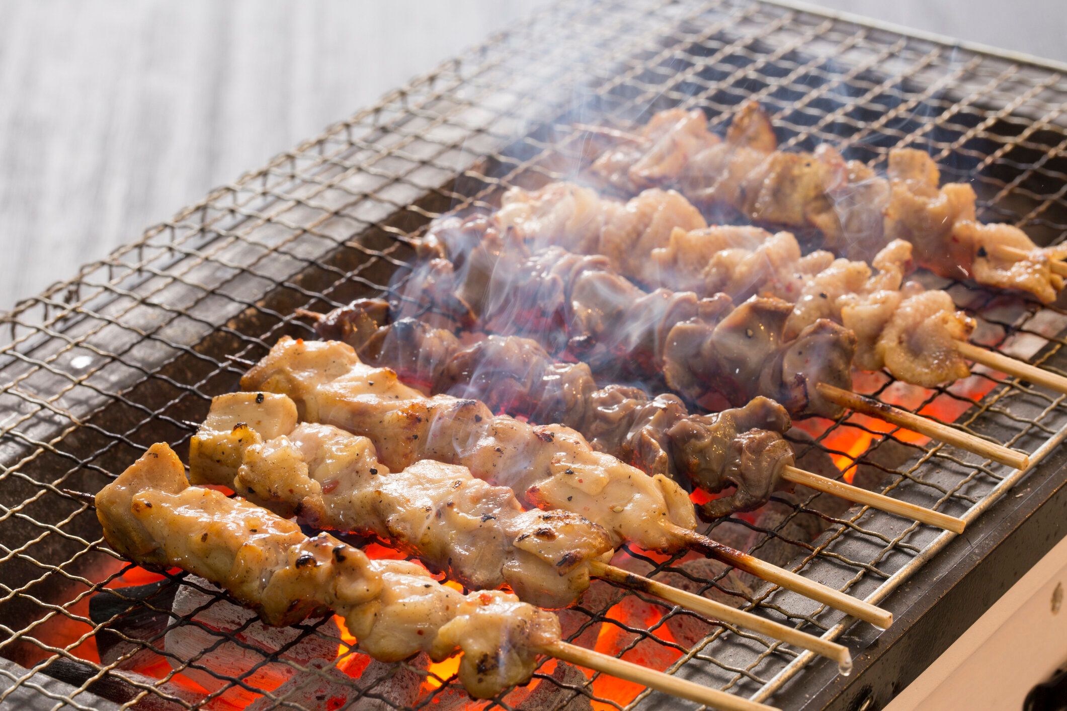 【管理栄養士監修】「焼き鳥」は太りやすい？気になるカロリーと炭水化物量まとめ