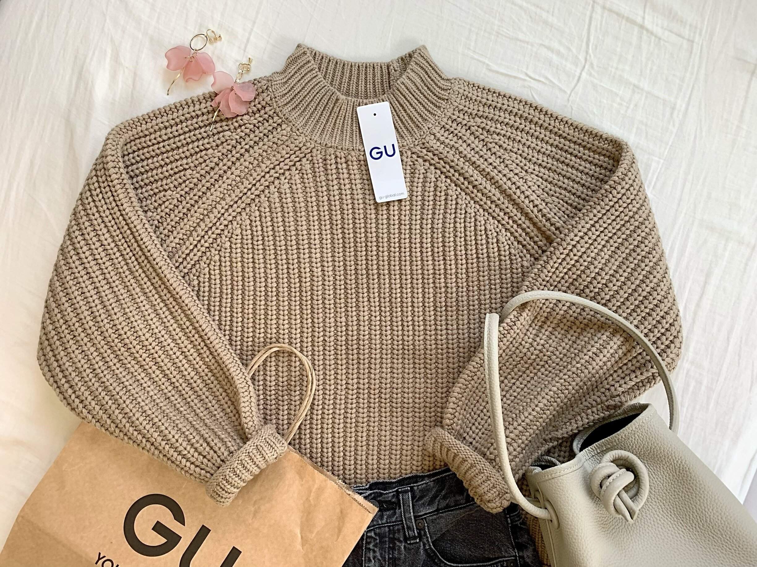 【GU】からも遂に出た！毎年即完売の「チャンキーニット」を徹底比較