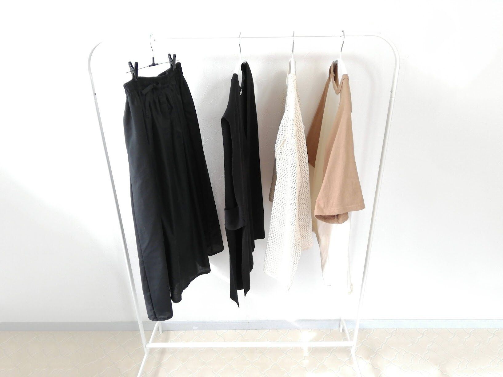 【IKEA】なんと999円！シンプルおしゃれな「洋服ラック」をレビュー