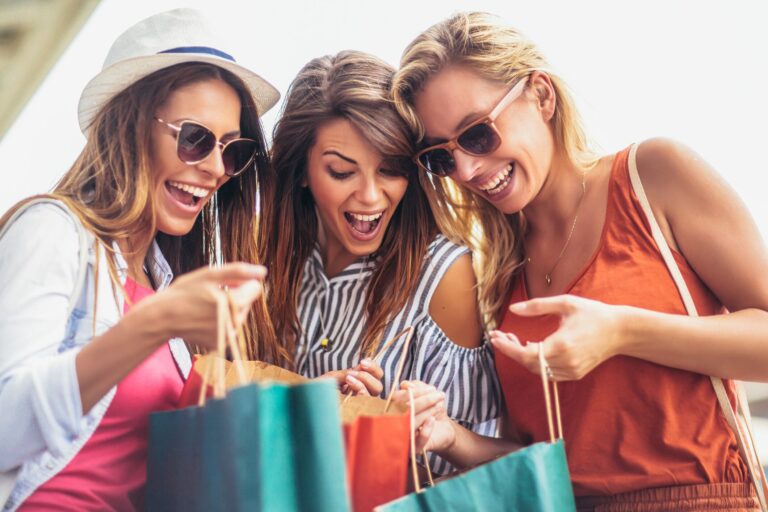 40代の女性はユニクロ、GUは卒業!?みんながおすすめする「安いけれどおしゃれなプチプラファッションブランド」を調査！