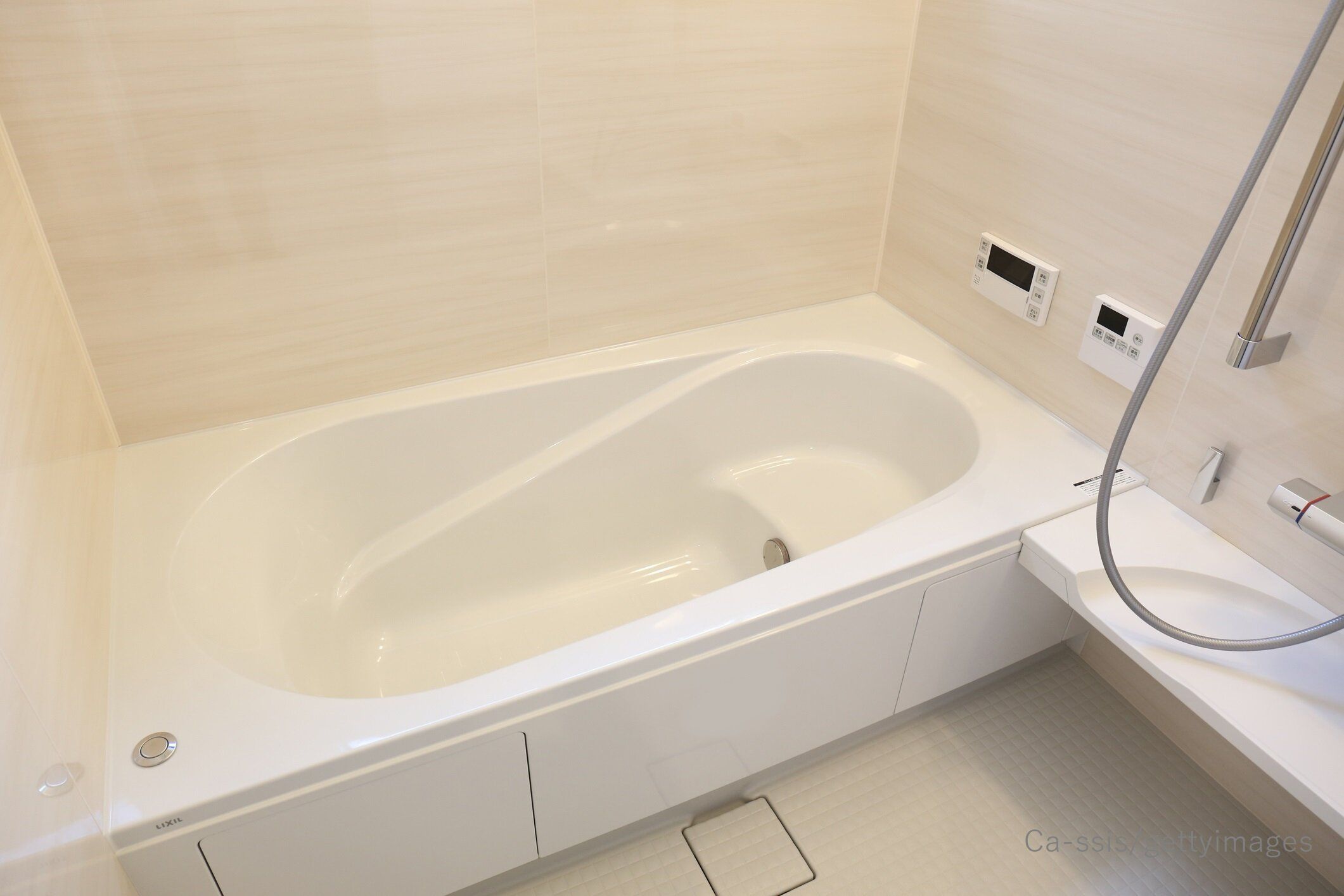 【革新的！】浴槽をこすらず30秒で洗えるバスマジックリンが新発売！