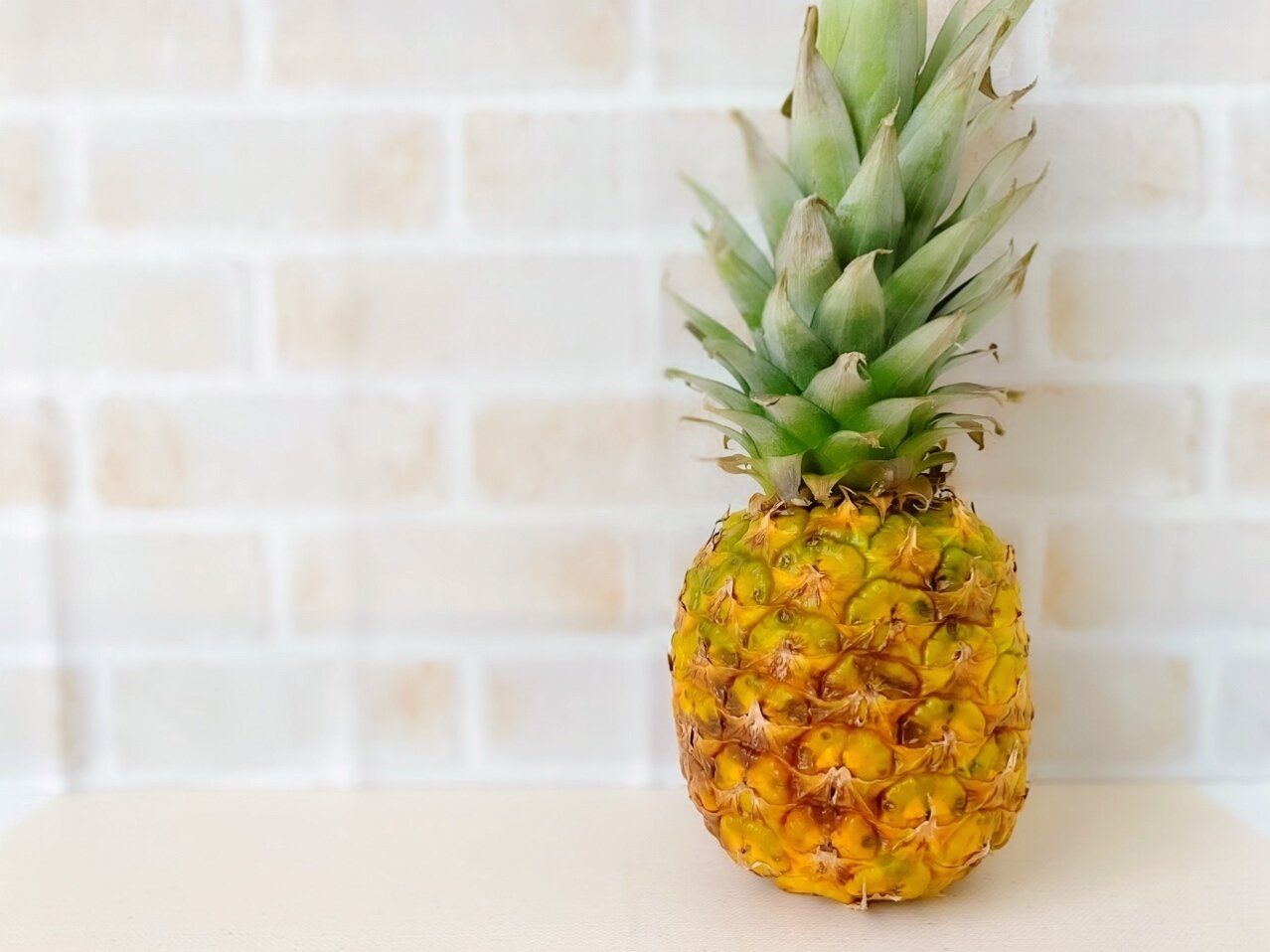 フルーツのプロが教える！パイナップルは「そのまま立てて保存しない」のが正解！