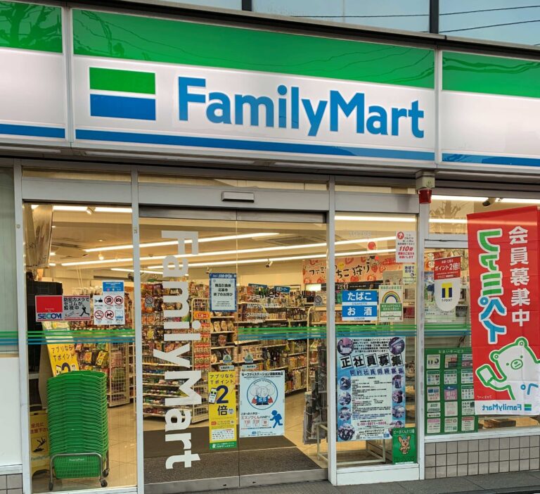 【ファミマ】食べても食べてもチョコ！チョコ！チョコ！マジでぎっしりすぎるでしょ！