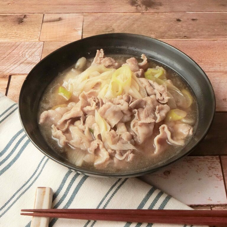 【10分で完成】材料4つで味付け簡単「豚肉とネギのさっと煮」