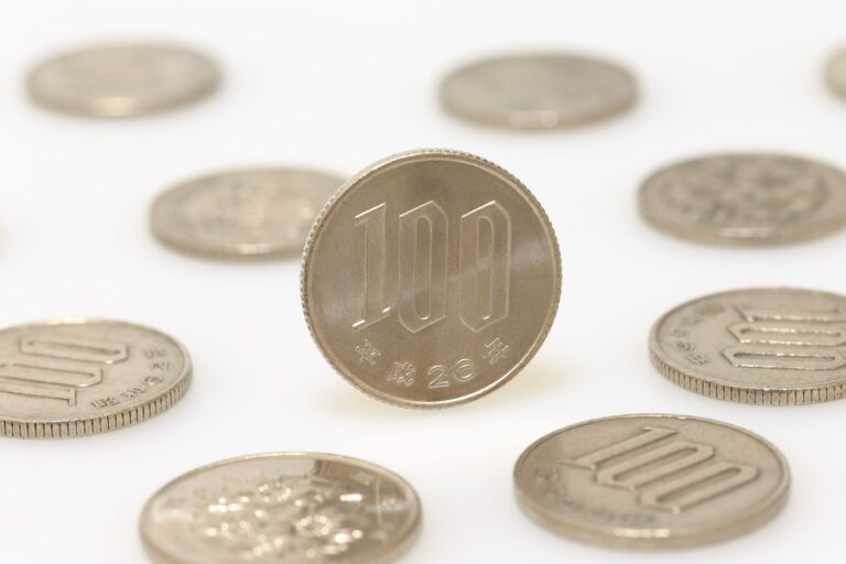 どれもコスパよすぎでしょ！達人が選ぶ100円ショップでいま買うべき「デジタルグッズ」おすすめ5選