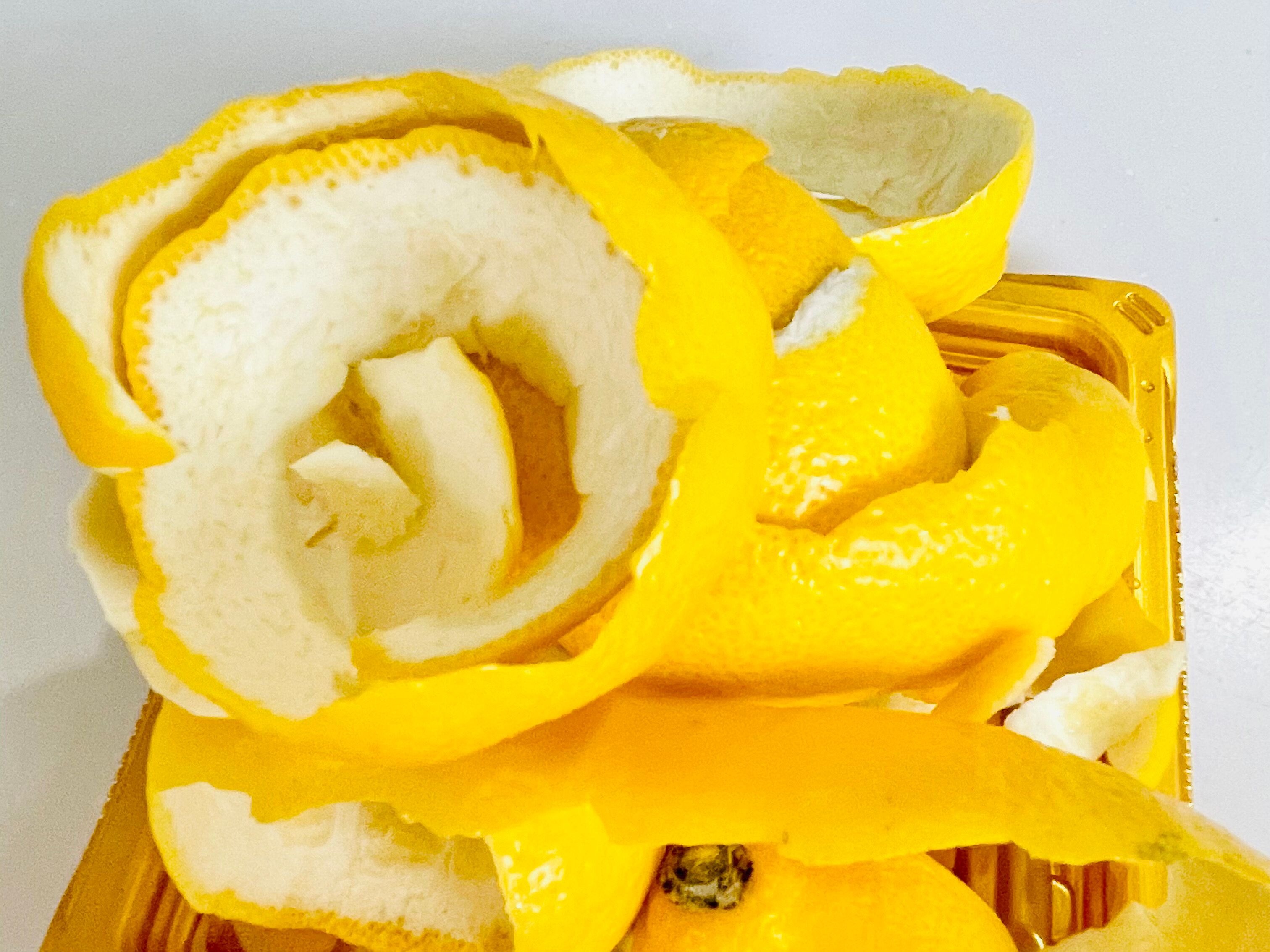 捨てるなんてもったいない！お掃除のプロが教えるレモンの皮の活用法