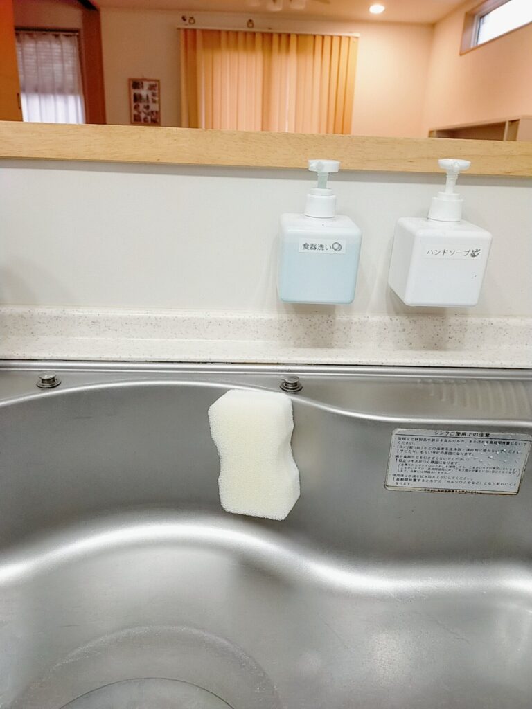 当たり前をやめてキッチンのシンクを掃除しやすくした結果