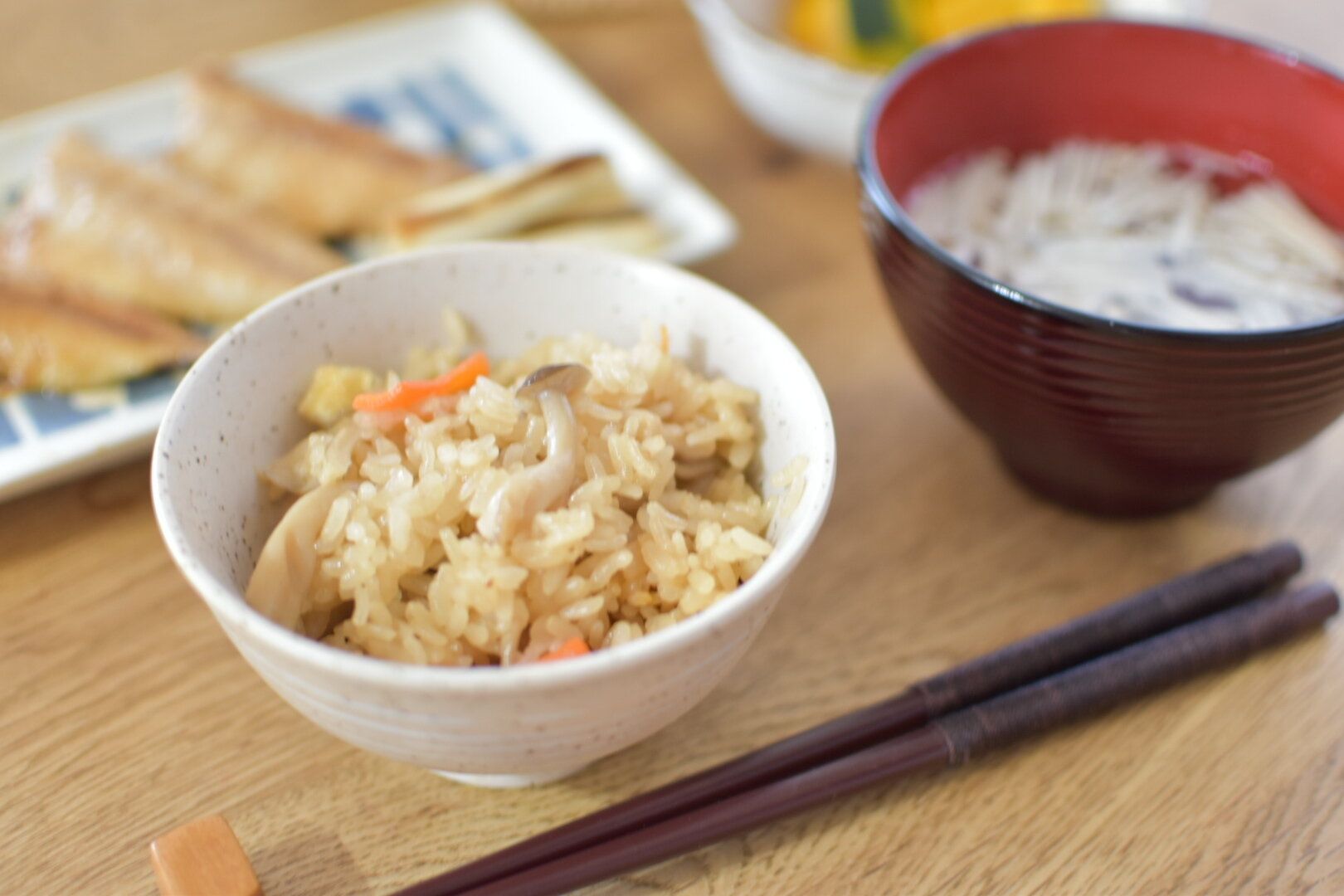 献立のあとちょっと物足りないを解消！少ない食材で満足”炊き込みごはん”のすすめ