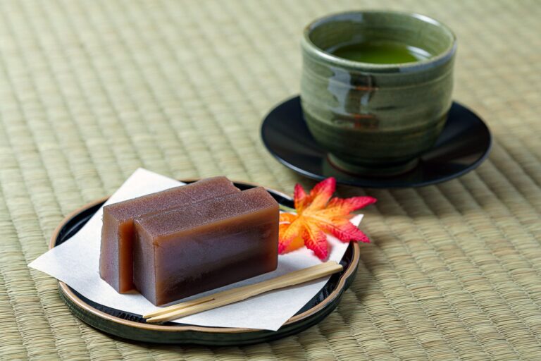 【管理栄養士監修】「羊羹（ようかん）」は太りやすい？気になるカロリーと炭水化物量まとめ