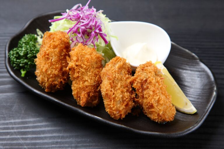 【管理栄養士監修】「カキフライ」は太りやすい？気になるカロリーと炭水化物量まとめ